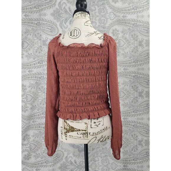 Altar'd State women's long sleeve swiss dot smocked bodice top mauve Milkmaid - Picture 2 of 11